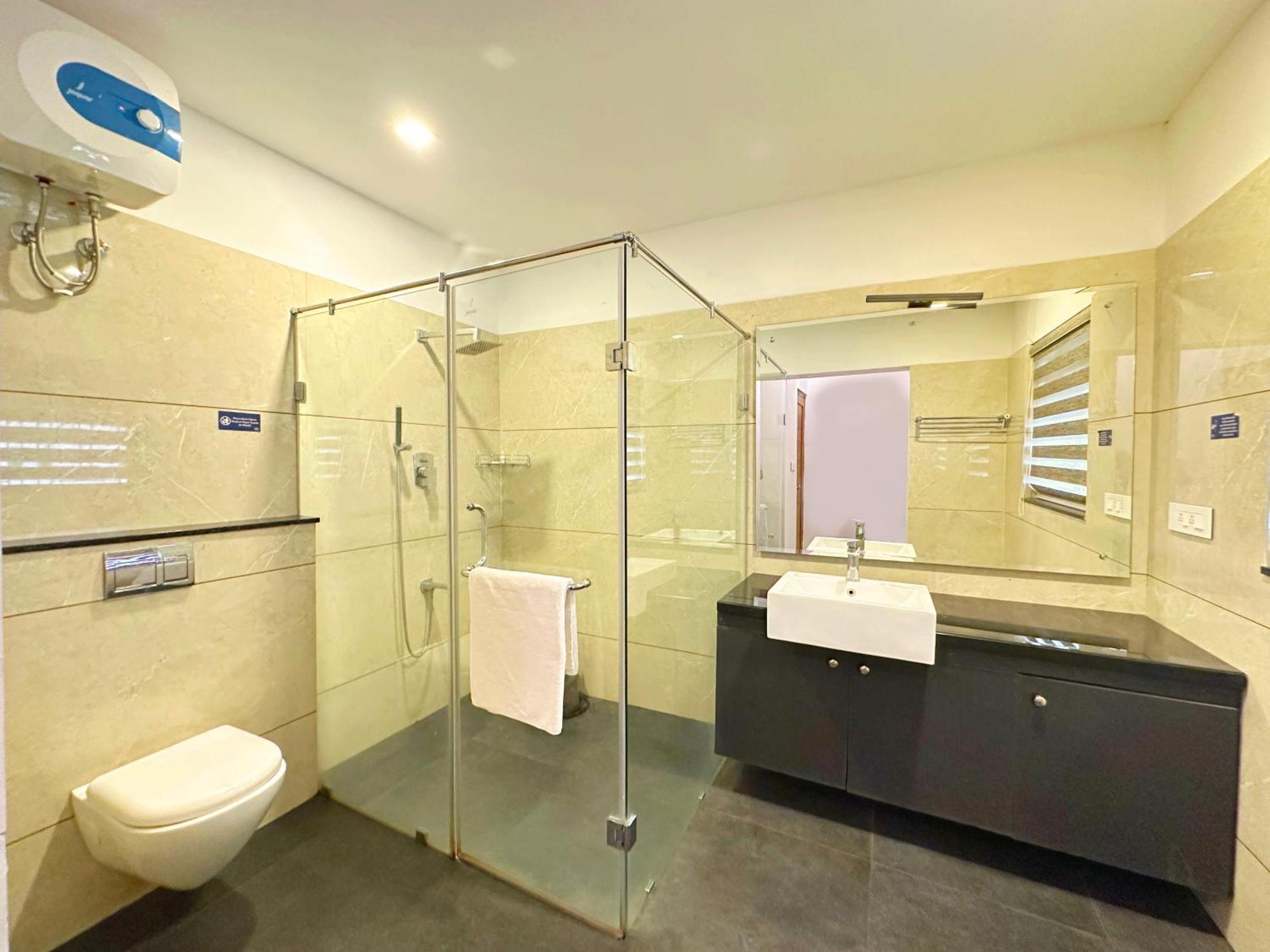 Tarang Holiday Homes Витірі Екстер'єр фото