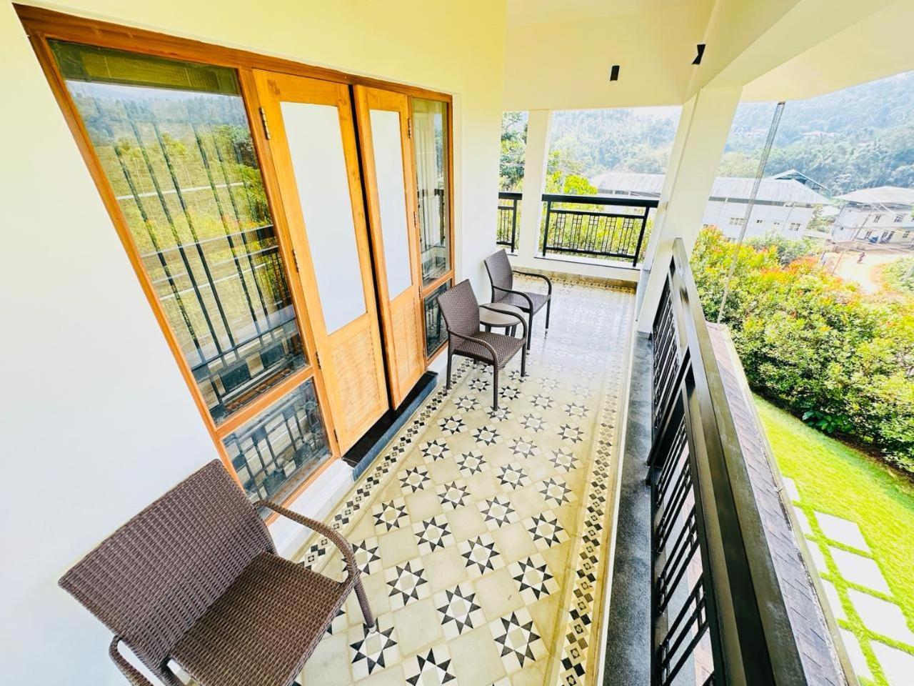Tarang Holiday Homes Витірі Екстер'єр фото